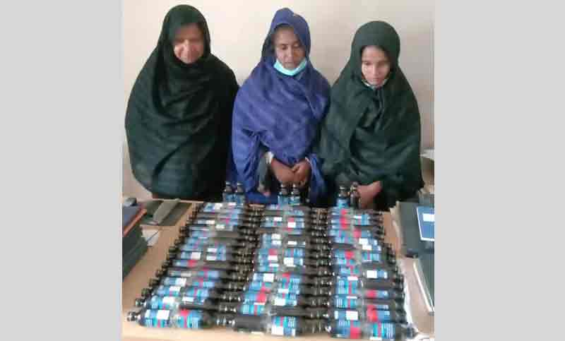 বগুড়ার শিবগঞ্জের মোকামতলা থেকে ফেনসিডিলসহ ৩ নারী মাদক কারবারি আটক