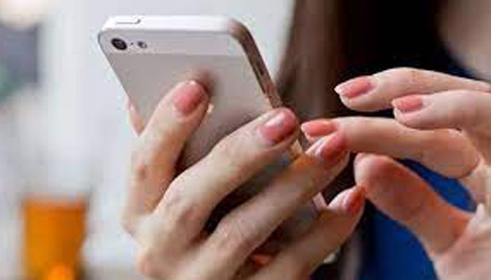 স্মার্টফোনের হ্যাকিংয়ের ঝুঁকি কমাবেন যেভাবে