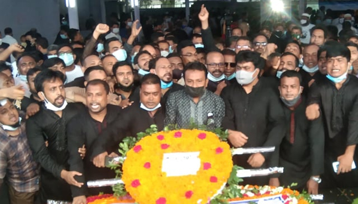 বঙ্গবন্ধুর প্রতিকৃতিতে ঢাকা মহানগর স্বেচ্ছাসেবক লীগের শ্রদ্ধা