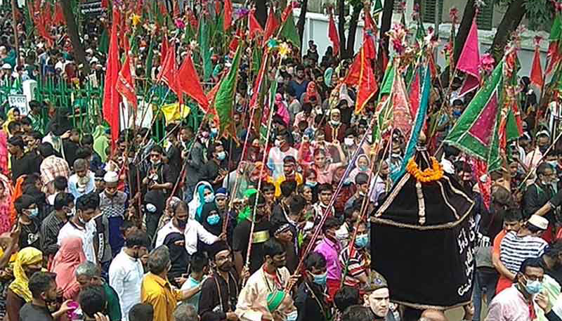 পবিত্র মহররম উপলক্ষে রাজধানীর হোসেনি দালানে ঐতিহ্যবাহী তাজিয়া মিছিল