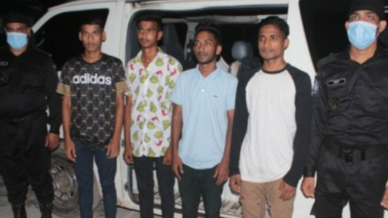 রাজধানীতে কিশোর গ্যাংয়ের চার সদস্য আটক