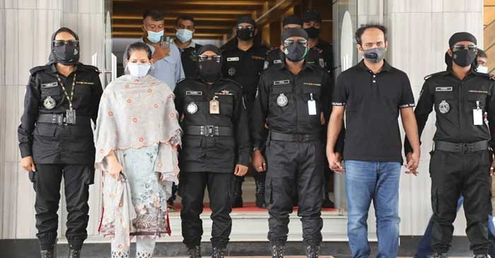 প্রতারণার মাধ্যমে গ্রাহকদের থেকে অর্থ হাতিয়ে নেয়ার অভিযোগে ৩ দিনের রিমান্ডে ইভ্যালির রাসেল ও তার স্ত্রী শামীমা