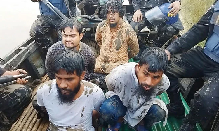 ময়মনসিংহে র‌্যাবের সঙ্গে জঙ্গিদের গোলাগুলি, অস্ত্রসহ আটক ৪