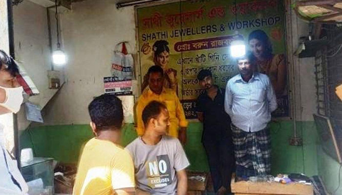 সাভার উপজেলার আশুলিয়ায় ১৯ স্বর্ণের দোকানে দুর্ধর্ষ ডাকাতি