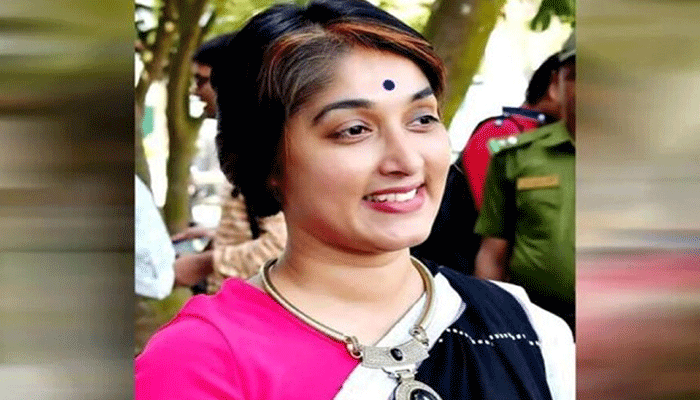 সিরাজগঞ্জের রবীন্দ্র বিশ্ববিদ্যালয়ে চুল কেটে পদ হারালেন সেই শিক্ষিকা