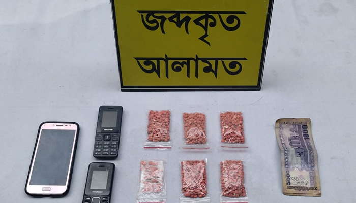 রাজধানীতে ইয়াবা ও মদসহ আটক ৩, মোটরসাইকেল জব্দ