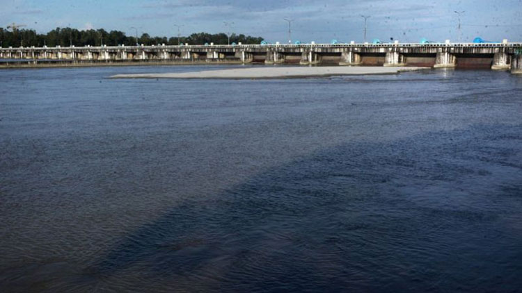 ভারত তিস্তা ব্যারেজের গাজলডোবা অংশের ৪৪টি গেট খুলে দিয়েছে