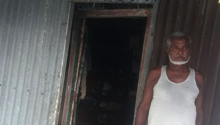 কুড়িগ্রামের ফুলবাড়ী সীমান্তে বাড়িতে বিএসএফের হামলা