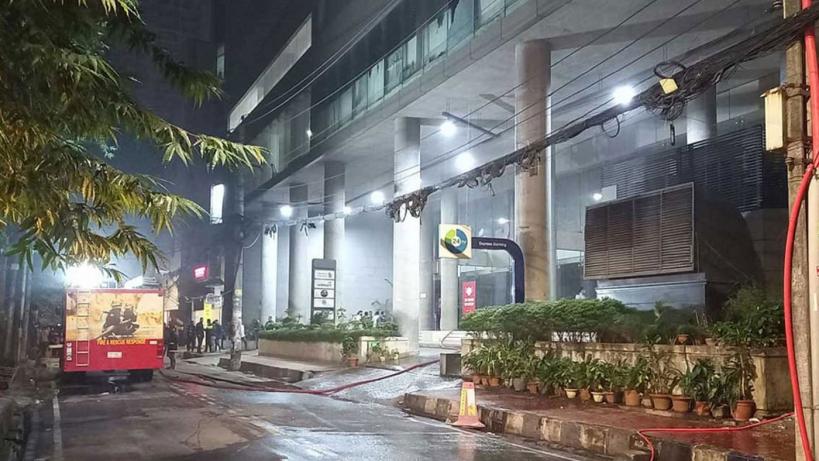 রাজধানী গুলশানের ইউনিমার্ট ভবনের আগুন নিয়ন্ত্রণে