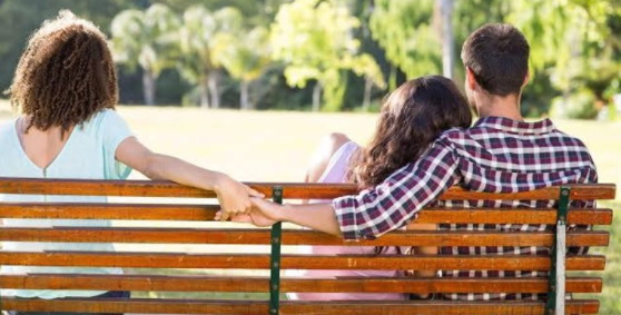 পরকীয়া বিশ্বব্যাপী মারাত্মক আকার ধারণ করেছে ৫০ ভাগ পরকীয়াই এক বছরের বেশি টেকে না!