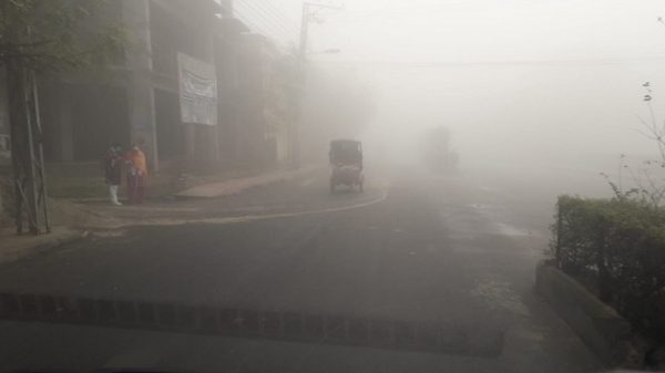 রাজশাহীতে দিনভর গুঁড়ি গুঁড়ি বৃষ্টিতে জেঁকে বসেছে শীত