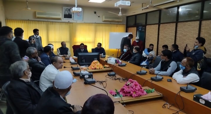 রহনপুর রেলষ্টেশনে পূর্নাঙ্গ রেলবন্দর স্থাপনের বিষয়ে জিএমের সাথে মতবিনিময়