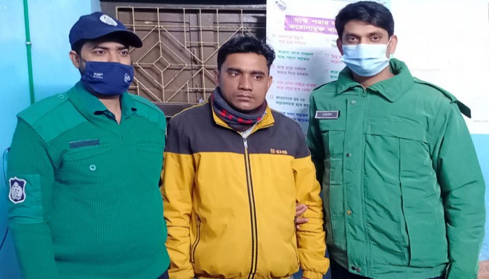 রাজশাহী মহানগরীতে অবৈধ পুকুর খননের মূলহোতা আটক, দুই লক্ষ টাকা জরিমানা