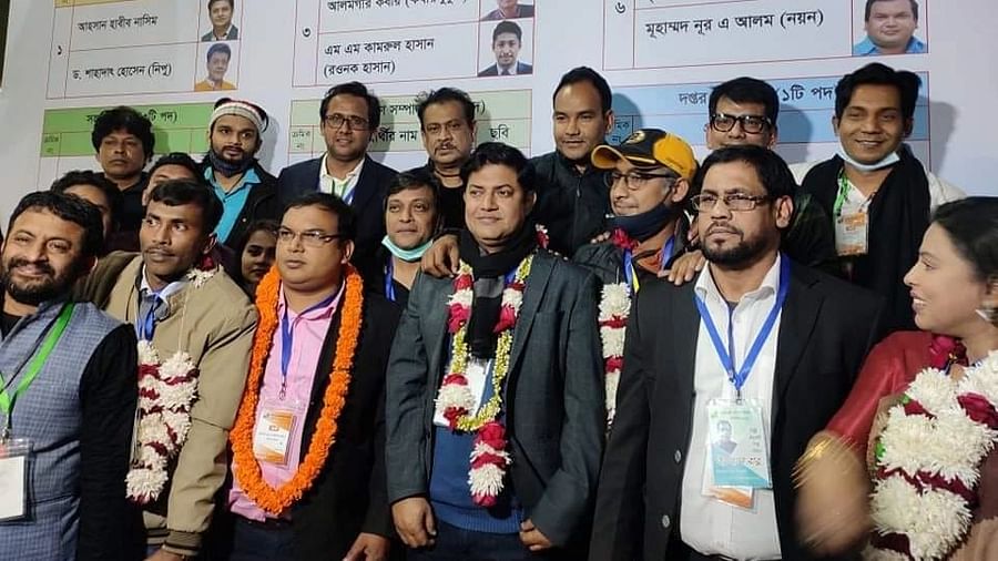 অভিনয়শিল্পী সংঘের নির্বাচনে সভাপতি নাসিম- সাধারণ সম্পাদক রওনক হাসান