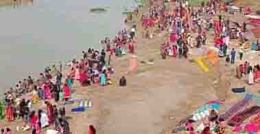 শিবগঞ্জের তর্ত্তিপুরে সনাতন ধর্মালম্বীদের গঙ্গাস্নান