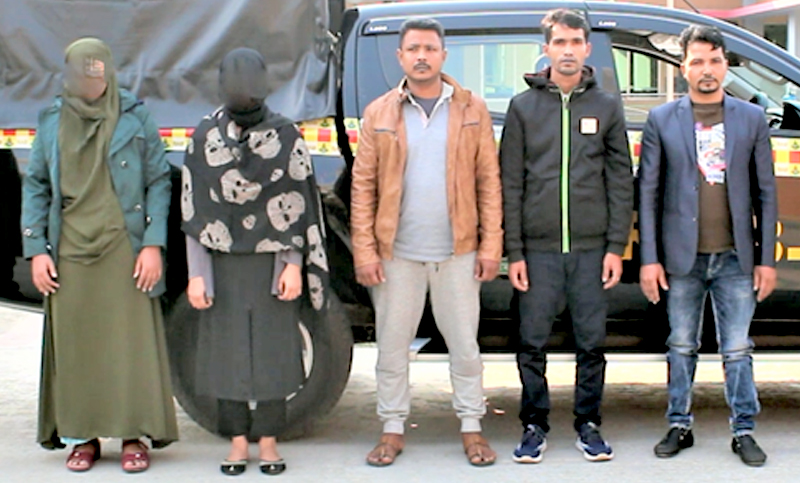 বগুড়াতে ঘরে বসে পর্নোগ্রাফি, গ্রেপ্তার ৫!