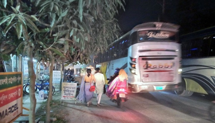 রাজশাহীতে নানা আয়োজনে ঋতুরাজ বসন্ত উদযাপন রাজশাহীতে নানা আয়োজনে ঋতুরাজ বসন্ত উদযাপন