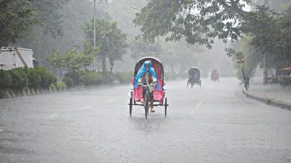 রাজধানীসহ বিভিন্ন স্থানে হালকা বৃষ্টি