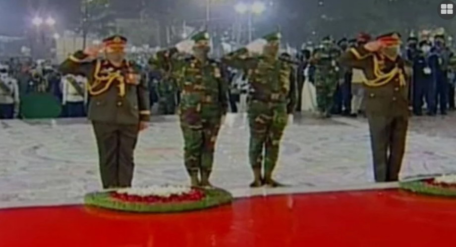 একুশে ফেব্রুয়ারির প্রথম প্রহরে ভাষা শহীদদের প্রতি রাষ্ট্রপতি ও প্রধানমন্ত্রীর শ্রদ্ধা