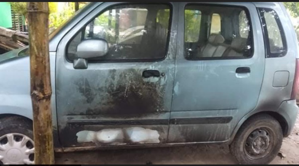 বাগমারায় প্রধান শিক্ষকের গাড়ীতে অগ্নিসংযোগ