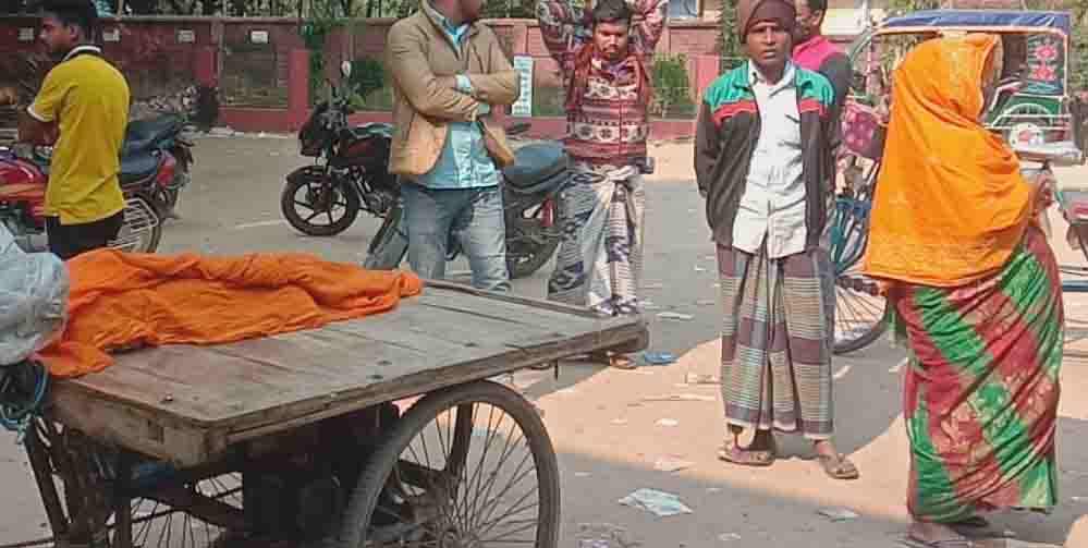 চাঁপাইনবাবগঞ্জে মোটরসাইকেলের ধাক্কায় এক পথচারী শিশুর মৃত্যু