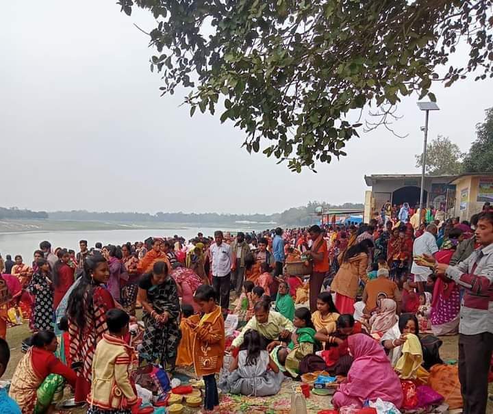 গোমস্তাপুরে মহানন্দা নদীতে গঙ্গাস্নান অনুষ্ঠিত