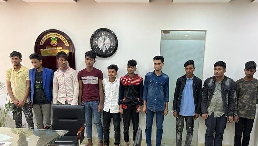 পুলিশের বিশেষ অভিযানে ১০ ডাকাত গ্রেফতার