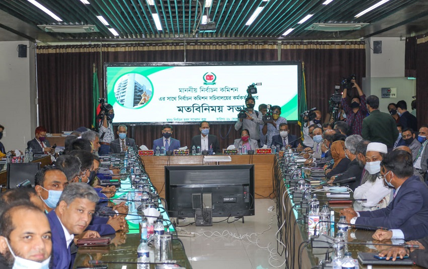 শপথগ্রহণের পর আজ আনুষ্ঠানিকভাবে নির্বাচন ভবনে নতুন সিইসিসহ কমিশনাররা