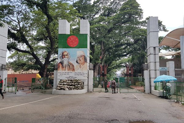 ভারতফেরত যাত্রীদের নেগেটিভ সনদের প্রয়োজন নেই, থাকতে হবে টিকার সনদ