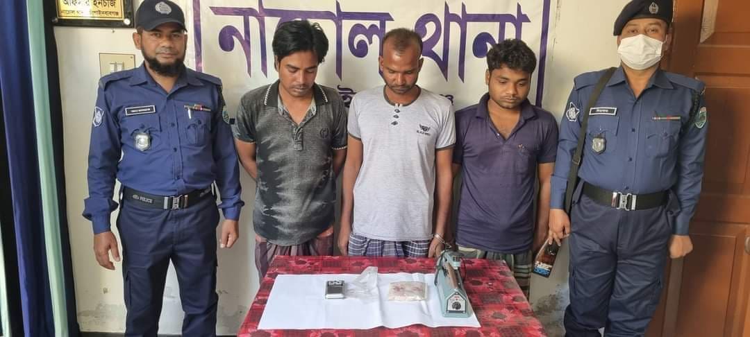 নাচোলে হেরোইনসহ ৩ব্যক্তি আটক