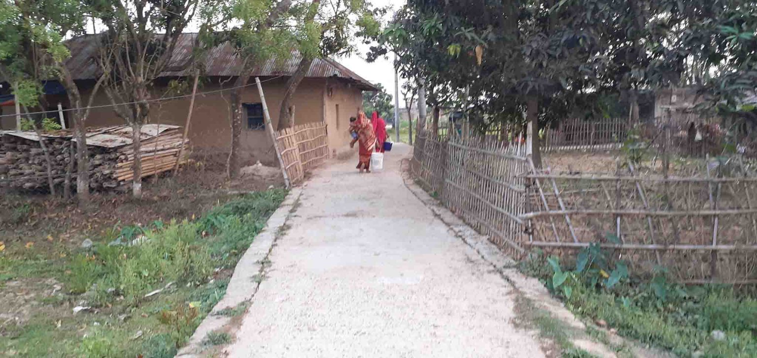 খাবার পানির সংকটে নাচোল পৌরসভার নাগরিকরা