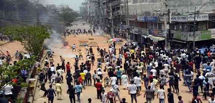 ঢাকা কলেজের হল-ক্যাম্পাস বন্ধের সিদ্ধান্ত প্রত্যাখ্যান শিক্ষার্থীদের