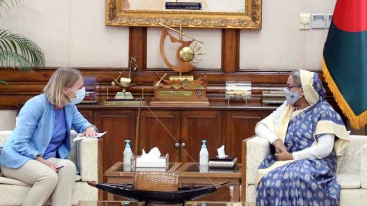 সরকার গণতান্ত্রিক,পরিবেশ ও সংশ্লিষ্ট প্রতিষ্ঠানকে শক্তিশালী করতে কাজ করছে : প্রধানমন্ত্রী