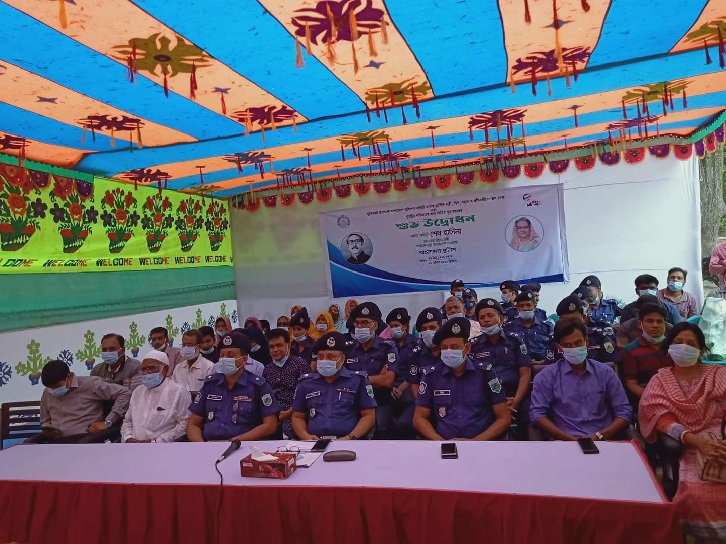 নাচোল থানায় সার্ভিস ডেস্কের শুভ উদ্বোধন