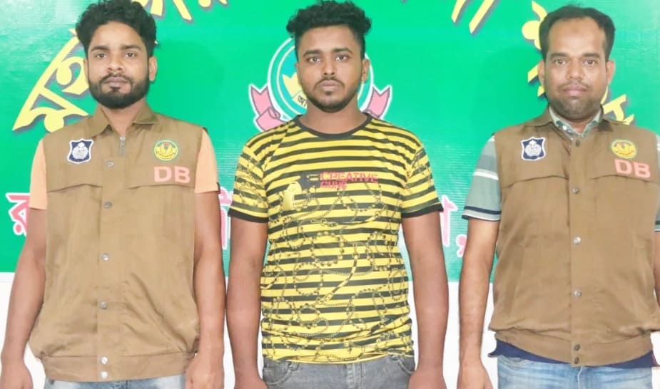 রাজশাহীতে ৭৮০ পিস ইয়াবাসহ যুবক গ্রেপ্তার-১