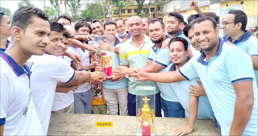 ৯৯ কে হারিয়ে চ্যাম্পিয়ন ২০০০ ব্যাচ