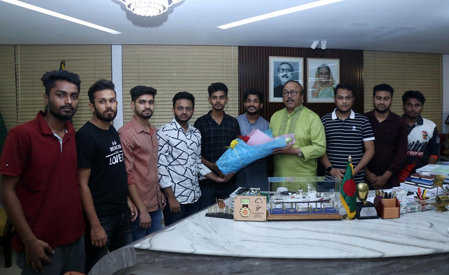 রাসিক মেয়র’র সাথে রাবি ছাত্রলীগের নেতৃবৃন্দের সৌজন্য সাক্ষাৎ