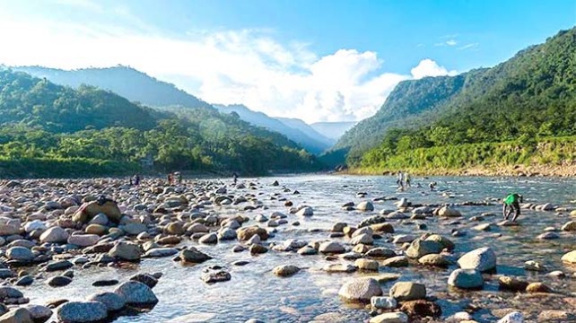 সিলেটের গোয়াইনঘাট উপজেলার জাফলং পর্যটন কেন্দ্রে প্রবেশ ফি নেয়া বন্ধ