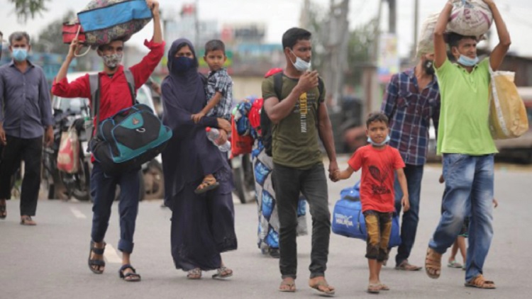 ঈদ উৎসব শেষে ঢাকায় ফেরা শুরু,বাস- ট্রেন-লঞ্চের ঢাকামুখী মানুষের চাপ বাড়ছে