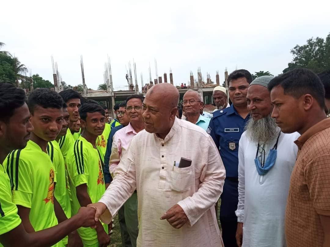 পত্নীতলায় বঙ্গবন্ধু শেখ মুজিবুর রহমান জাতীয় গোল্ডকাপ ফুটবল টুর্নামেন্ট উদ্বোধন
