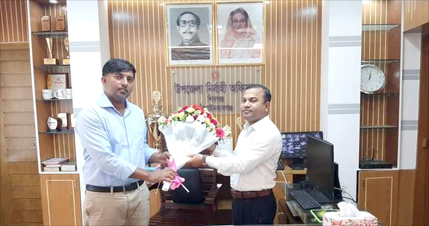 শিবগঞ্জে নবাগত ইউএনও আবুল হায়াতের যোগদান:বিদায়ী ইউএনও’র অশ্রুভেজা বিদায়