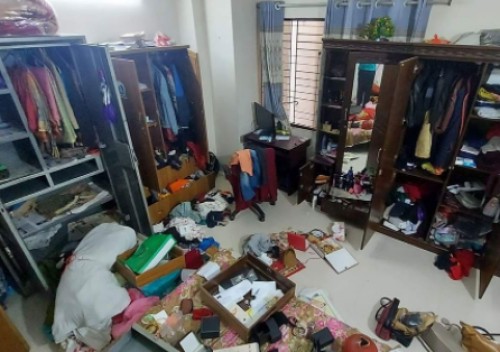 হাতিরঝিলে বাসার জানালার গ্রিল কেটে ১০ লাখ টাকার মালামাল চুরি