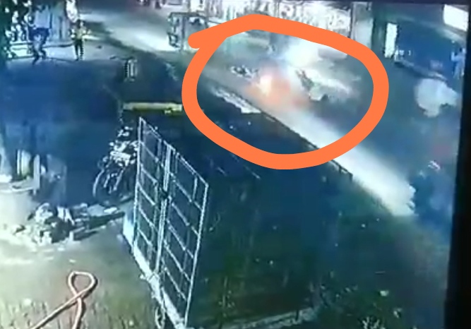 চাঁপাইনবাবগঞ্জে ট্রাক্টর চাপায় এক বাইক আরোহী নিহত