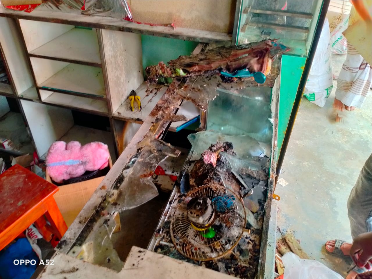 ১০ মিনিটের আগুনে পুড়ে গেল সোহাগের স্বপ্ন