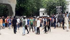 ঢাকা বিশ্ববিদ্যালয় (ঢাবি) তে ছাত্রলীগ-ছাত্রদলের ধাওয়া-পাল্টা ধাওয়া