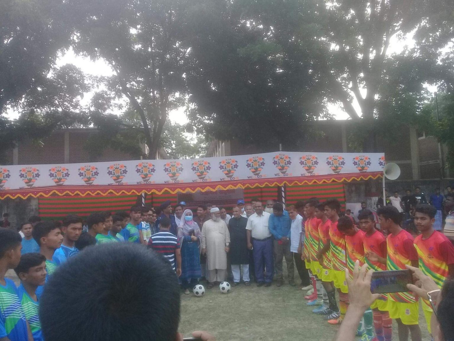 গোমস্তাপুরে বঙ্গবন্ধু ফুটবল টুর্নামেন্টের উদ্বোধন
