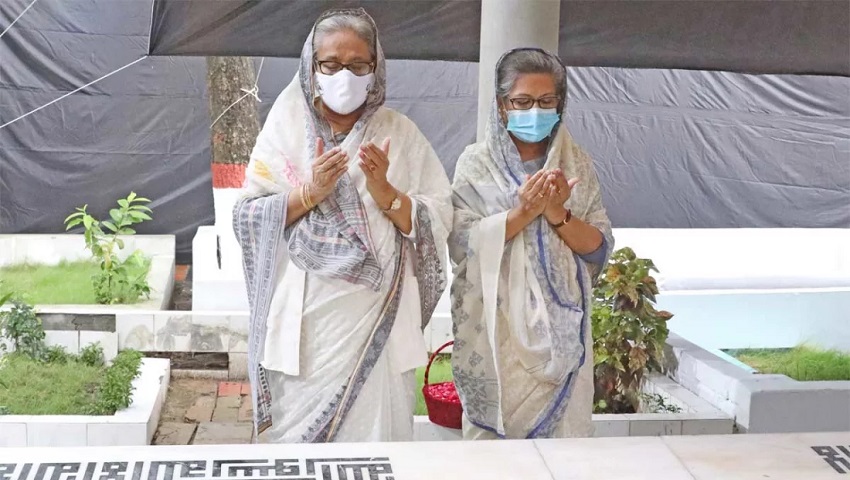 বনানী কবরস্থানে পরিবারের শহীদদের কবর জিয়ারত করলেন শেখ হাসিনা-শেখ রেহানা
