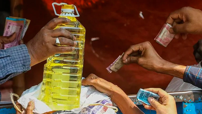 হঠাৎ স্থগিত ১১০ টাকা লিটার টিসিবির সয়াবিন তেল বিক্রি