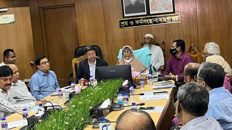 আজ সোমবার থেকে মার্কেট, শপিংমল, কাঁচাবাজার রাত ৮টায় বন্ধ