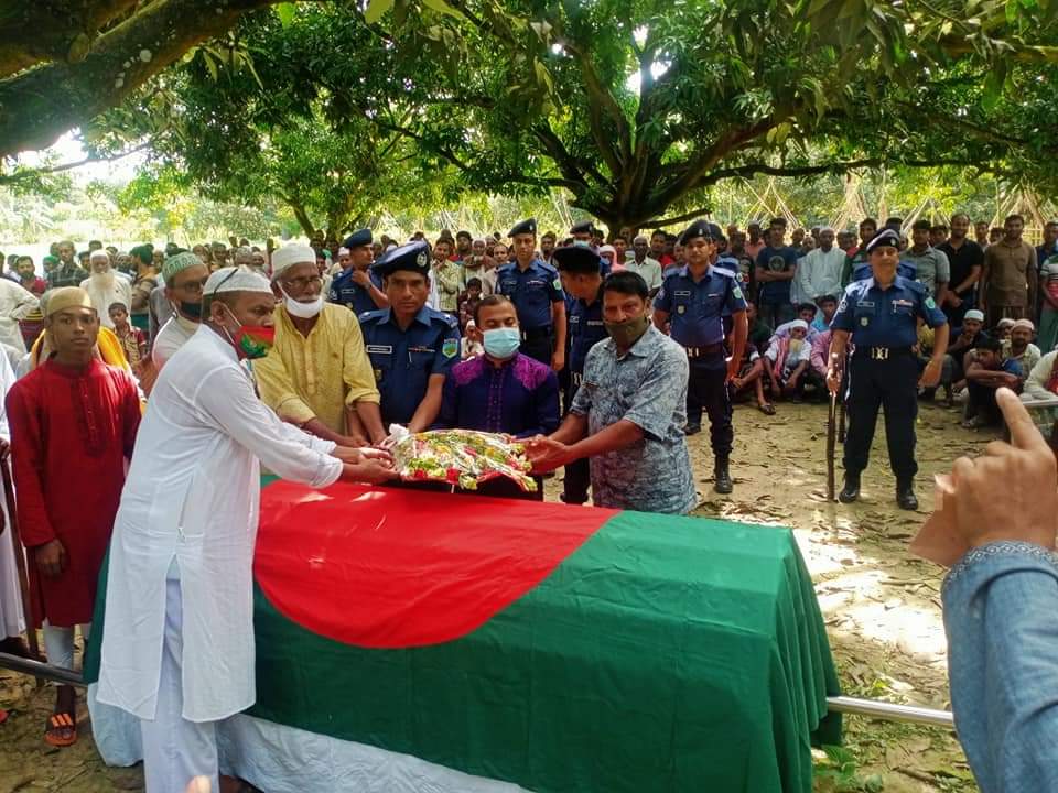 চাঁপাইনবাবগঞ্জের বীর মুক্তিযোদ্ধা ইলিয়াস উদ্দিনের দাফন সম্পন্ন